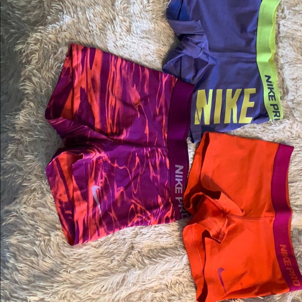 NIKE PRO SLIDES
